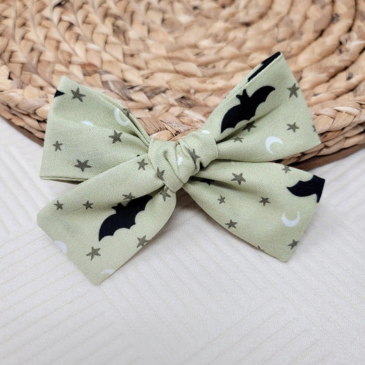 Green Bat Saylor Hair Bow